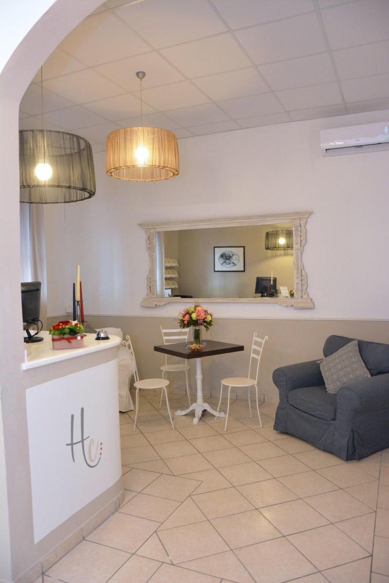 City Hotel - Lobi