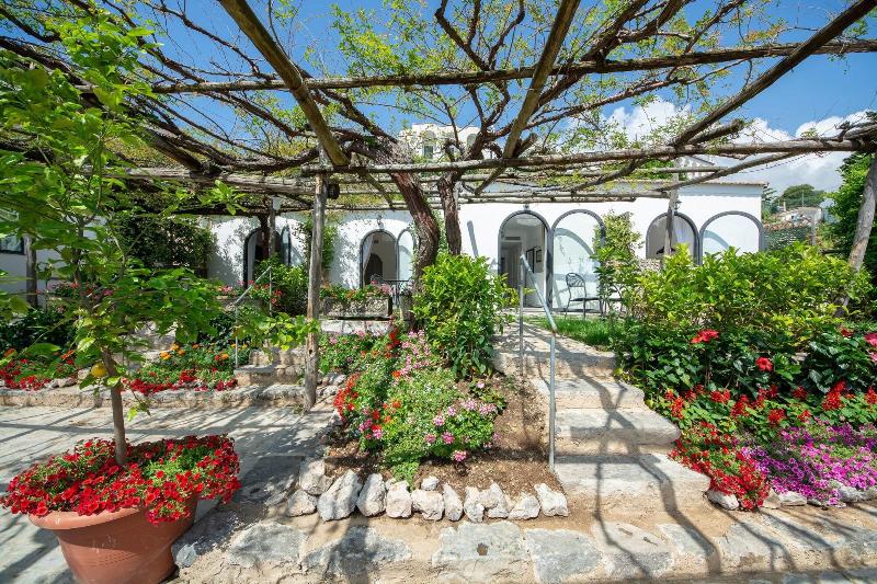 Villa Amore - Genel