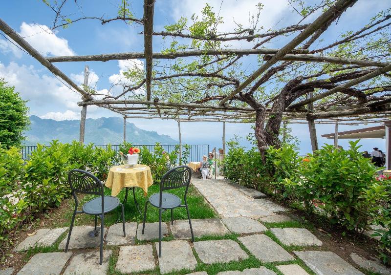 Villa Amore - Genel