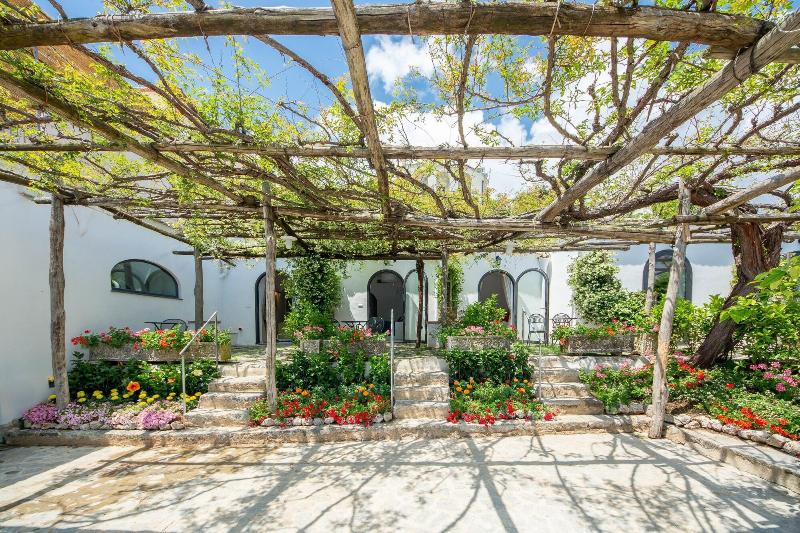 Villa Amore - Genel