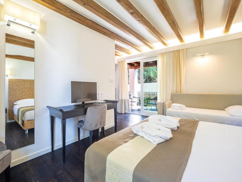 Raphael Hotel - Genel