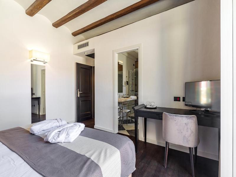 Raphael Hotel - Oda