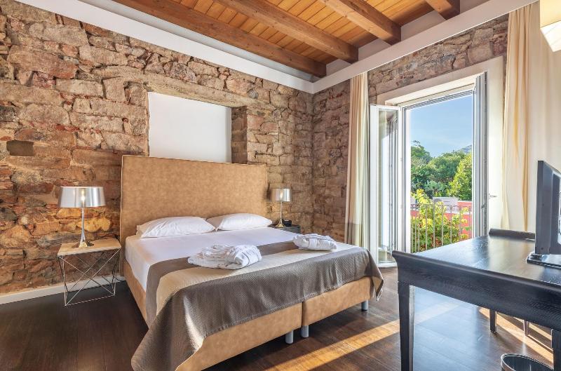 Raphael Hotel - Oda
