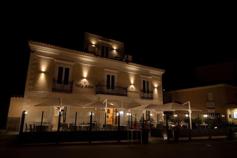 Villa Adua - Genel