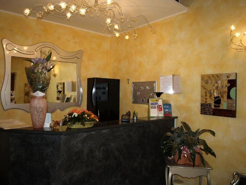 Hotel Karol - Lobi