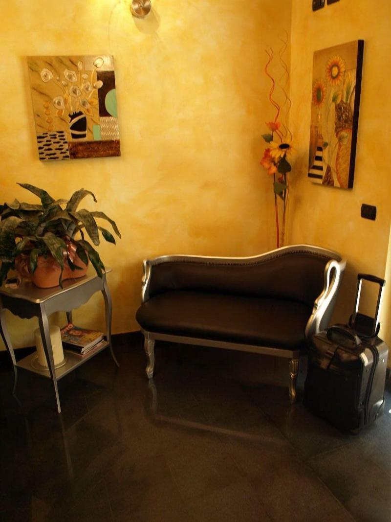 Hotel Karol - Lobi