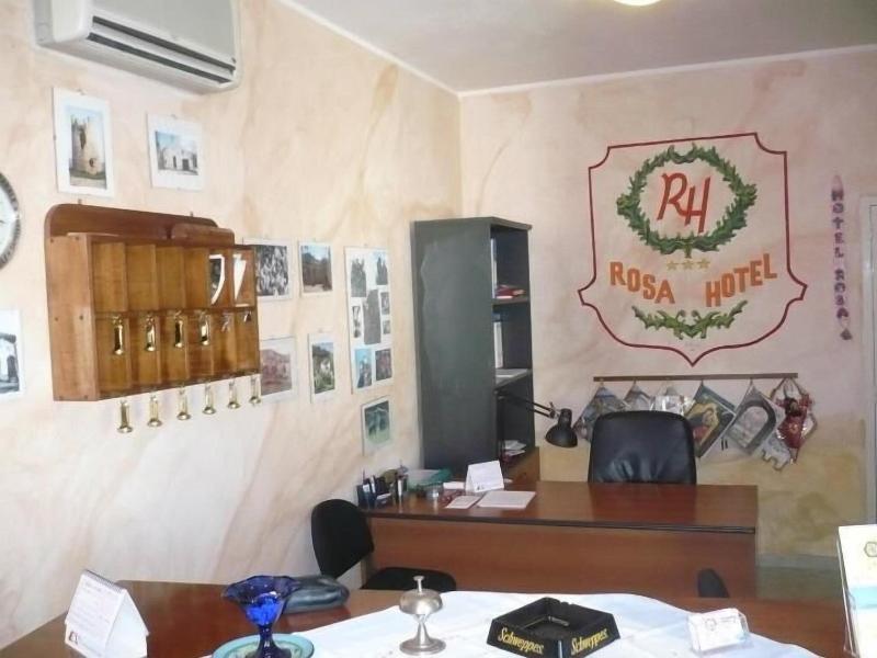 Rosa Hotel - Lobi