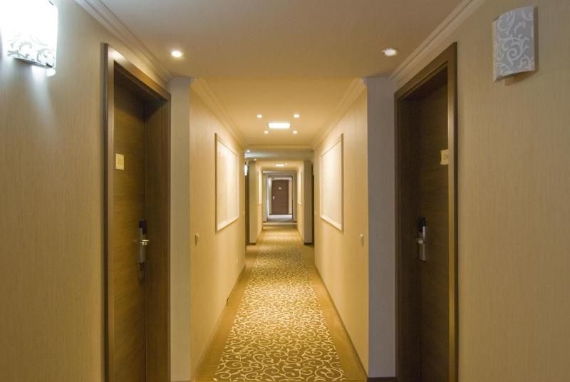 Golden Ball Club Hotel & Fitness - Lobi