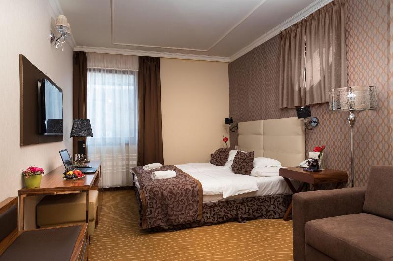 Golden Ball Club Hotel & Fitness - Oda