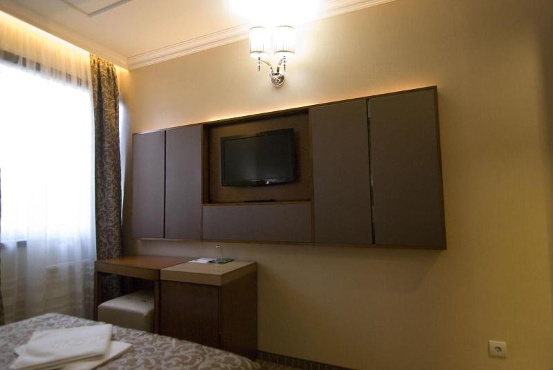 Golden Ball Club Hotel & Fitness - Oda
