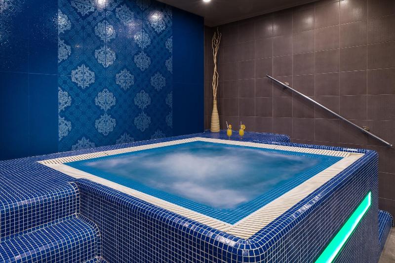 Golden Ball Club Hotel & Fitness - Havuz