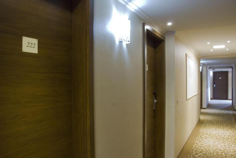 Golden Ball Club Hotel & Fitness - Restoran