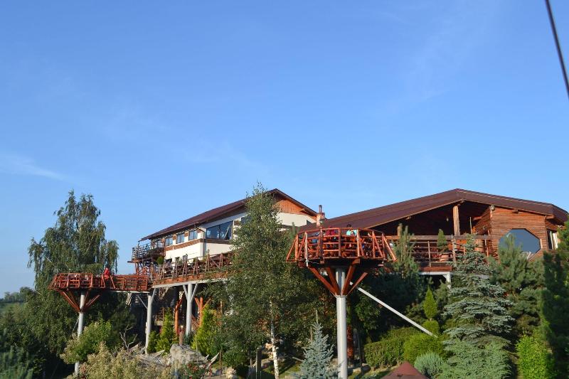 Club Vila Bran - Genel