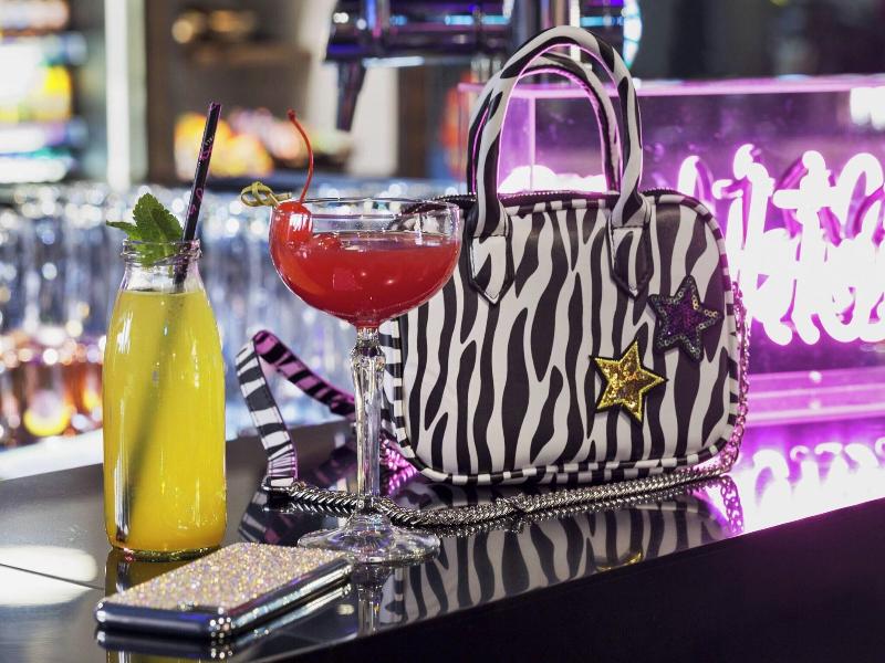 Moxy Lausanne City - Bar