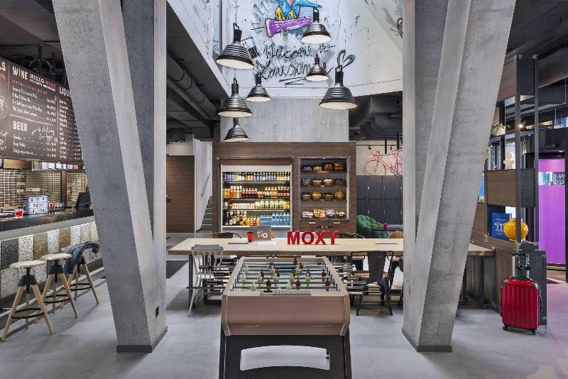 Moxy Lausanne City - Lobi