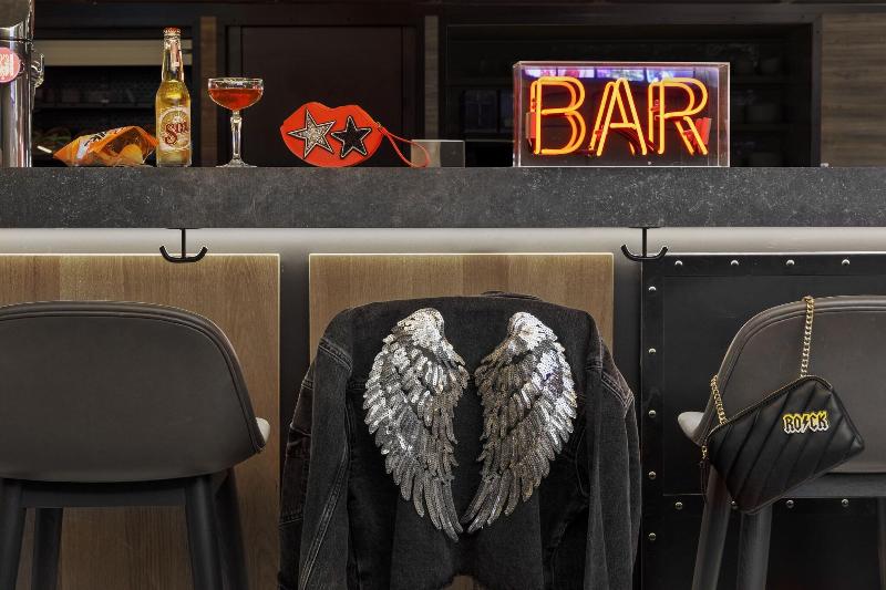 Moxy Bern Expo - Bar