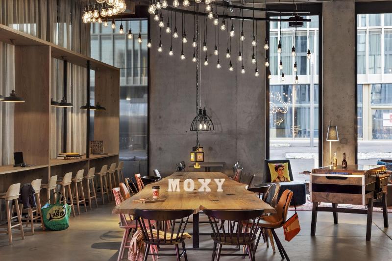Moxy Bern Expo - Lobi
