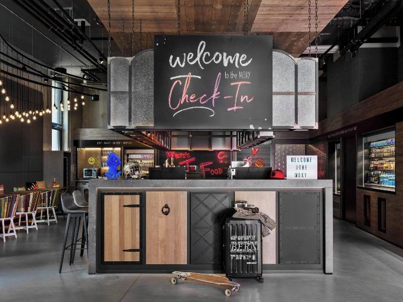 Moxy Bern Expo - Lobi