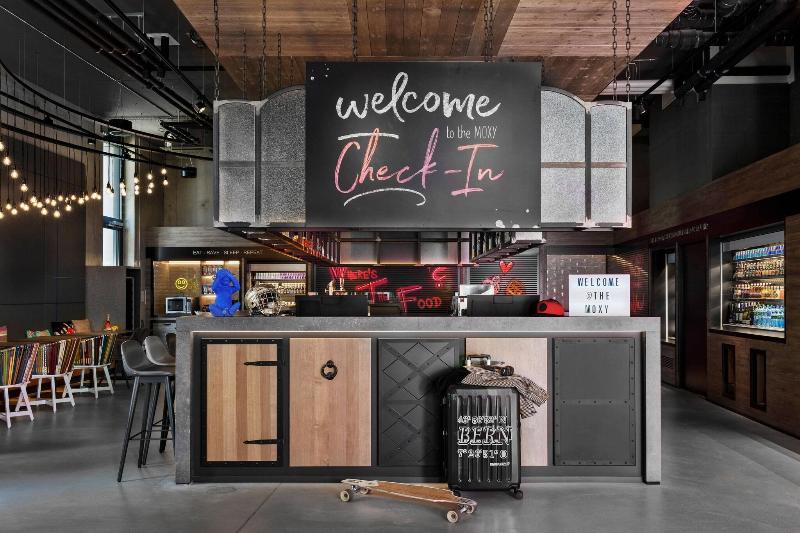 Moxy Bern Expo - Lobi