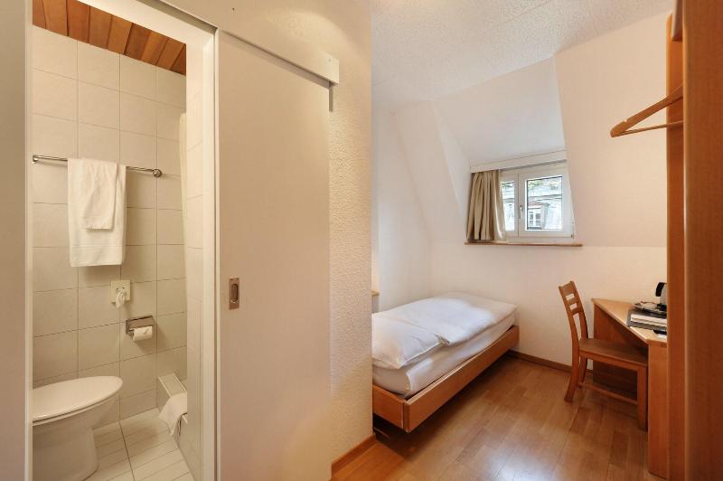 Hotel National Bern - Oda