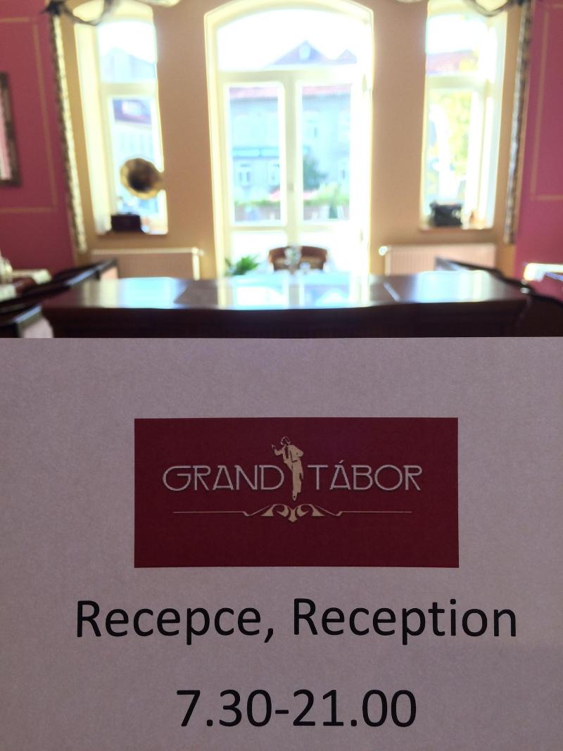 Hotel Grand Tabor - Lobi