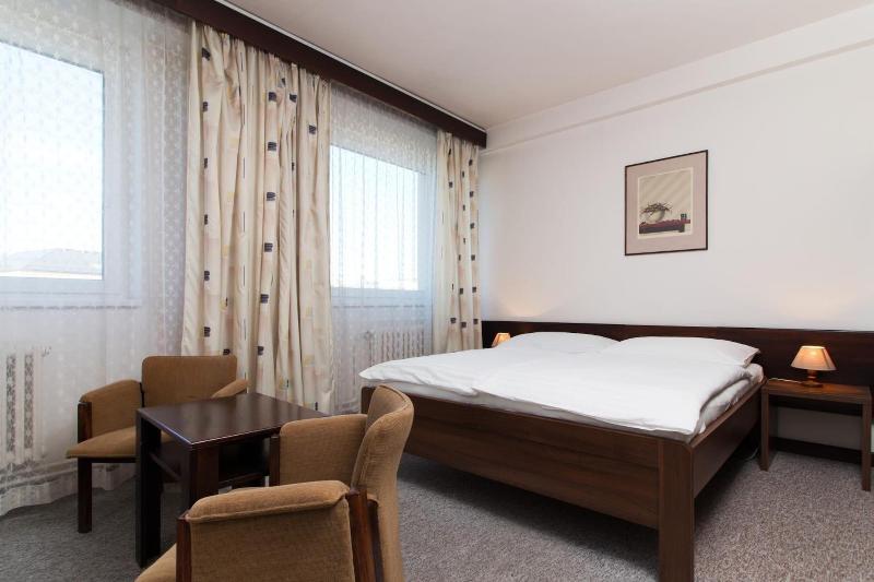 Hotel Merkur - Oda