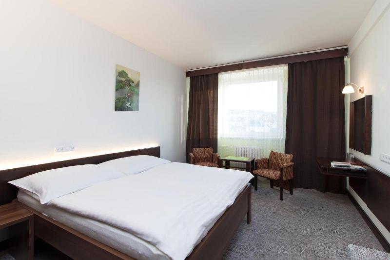 Hotel Merkur - Oda