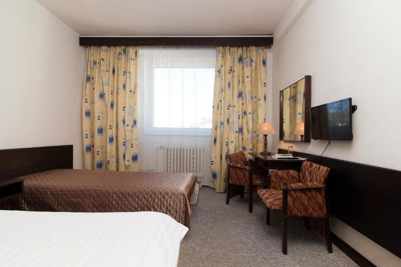 Hotel Merkur - Oda