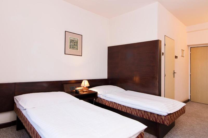 Hotel Merkur - Oda