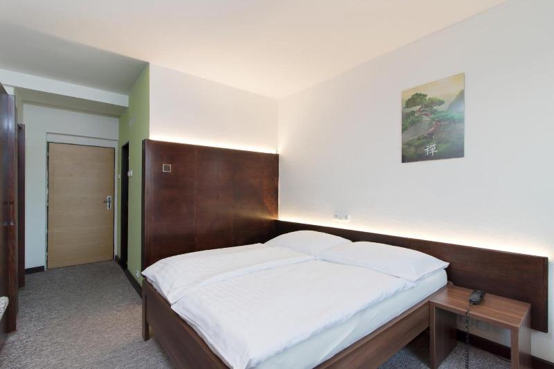 Hotel Merkur - Oda