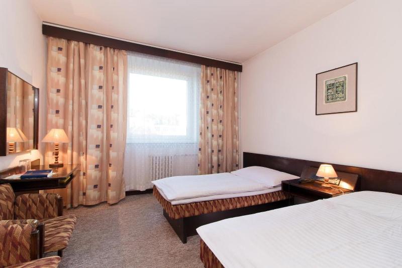 Hotel Merkur - Oda