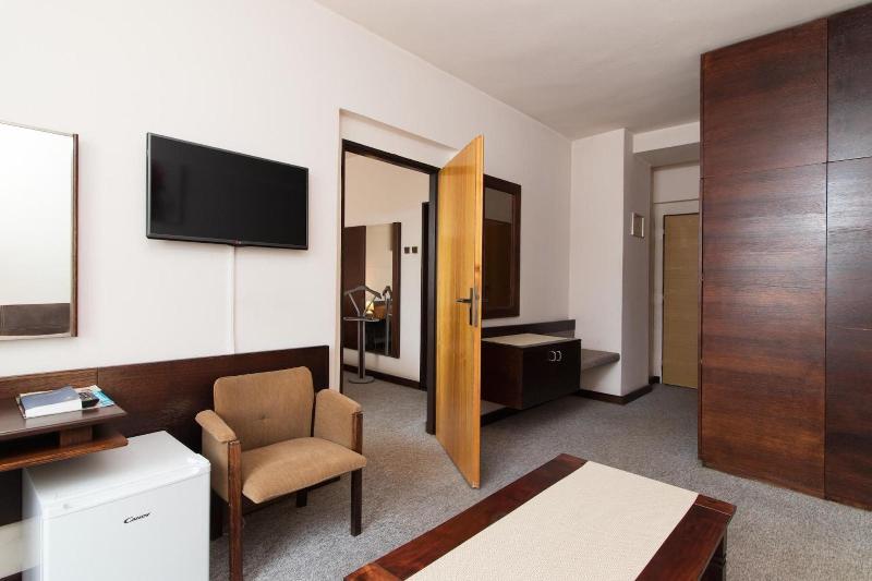 Hotel Merkur - Oda