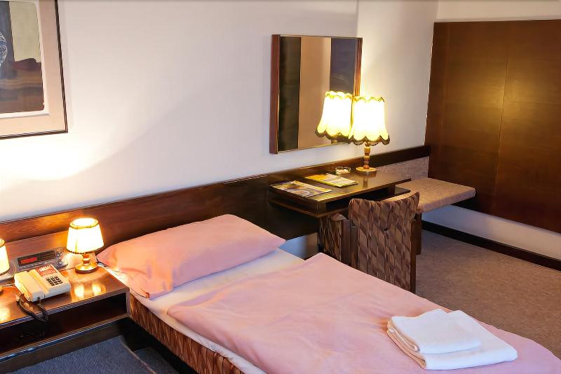 Hotel Merkur - Oda