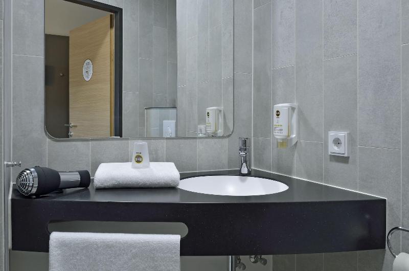 B&B Hotel Graz City-Süd - Oda