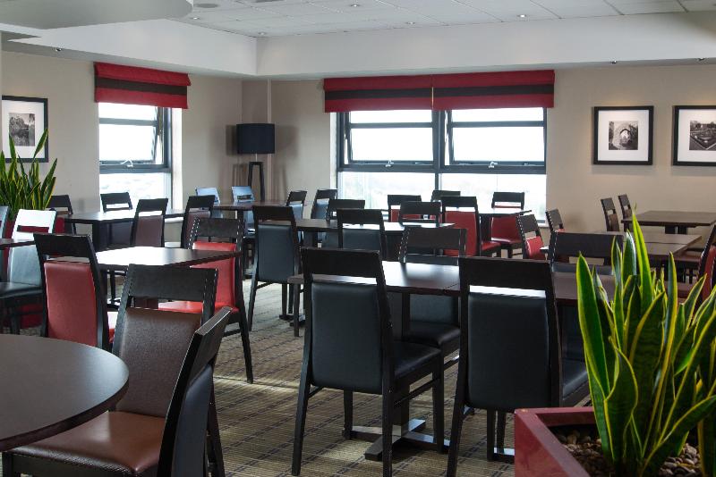 Holiday Inn Express London - Luton Airport - Restoran