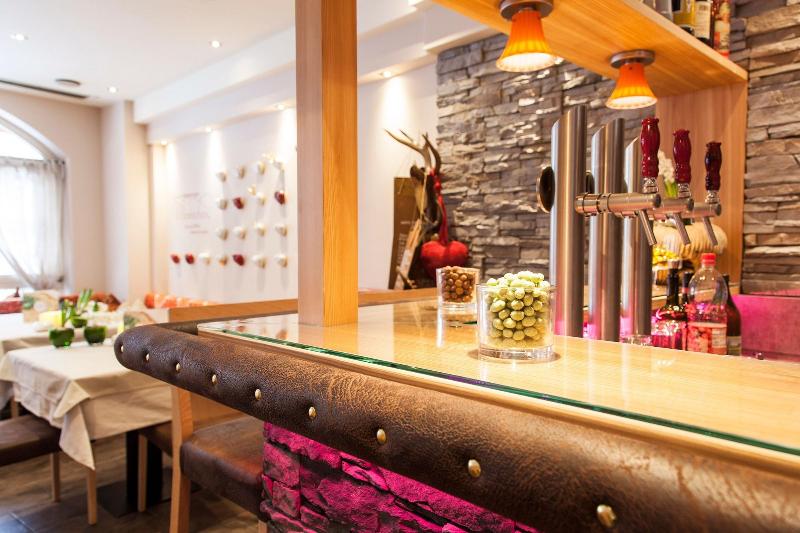 Am Dorfplatz Suites - Adults Only - Bar