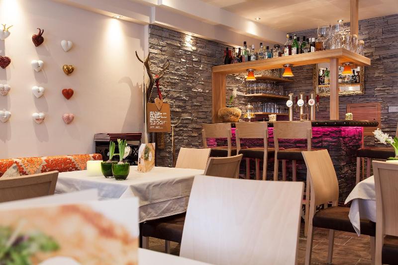 Am Dorfplatz Suites - Adults Only - Bar