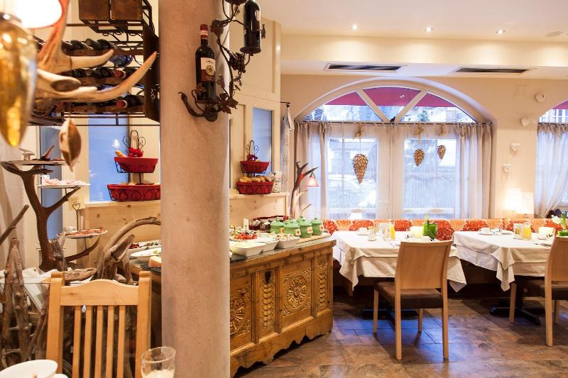 Am Dorfplatz Suites - Adults Only - Restoran