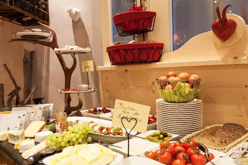 Am Dorfplatz Suites - Adults Only - Restoran