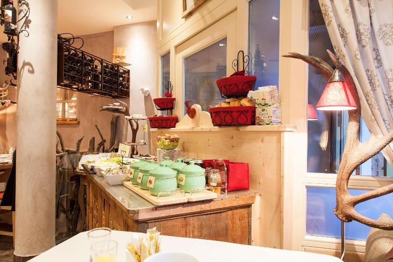 Am Dorfplatz Suites - Adults Only - Restoran