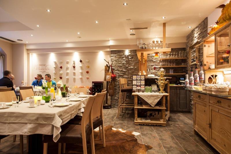 Am Dorfplatz Suites - Adults Only - Restoran