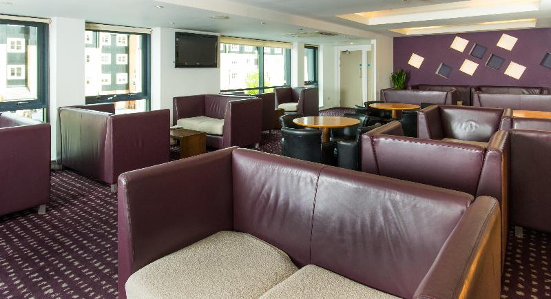 Holiday Inn Express Hemel Hempstead - Bar