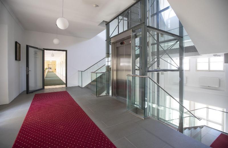 Gästehaus im Priesterseminar Salzburg - Lobi