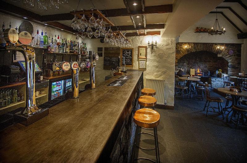 The Falls Of Dochart Inn - Bar