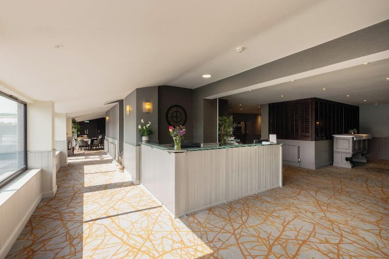 The Stones Hotel - Lobi