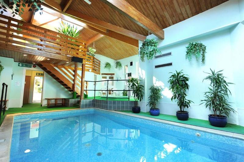 The Knoll House - Havuz