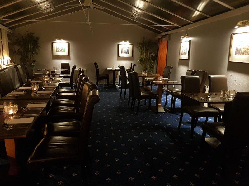 Bentley Hotel - Restoran