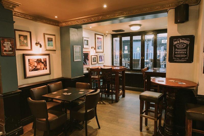 The Saddle Inn - Bar