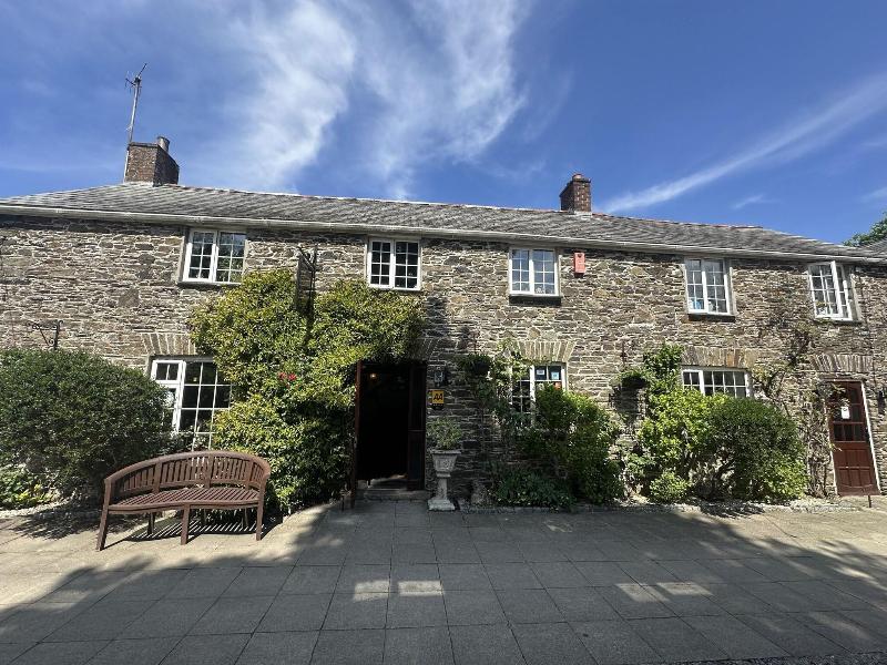 The Crooked Inn - Inn - Teras