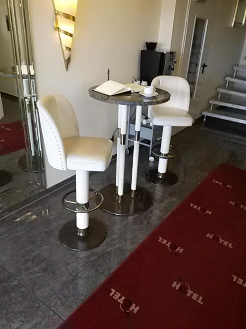 Hotel Am Elbufer - Lobi